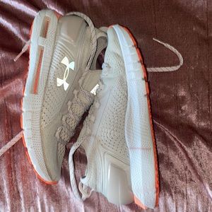 Under Armour Hovr tennis shoes